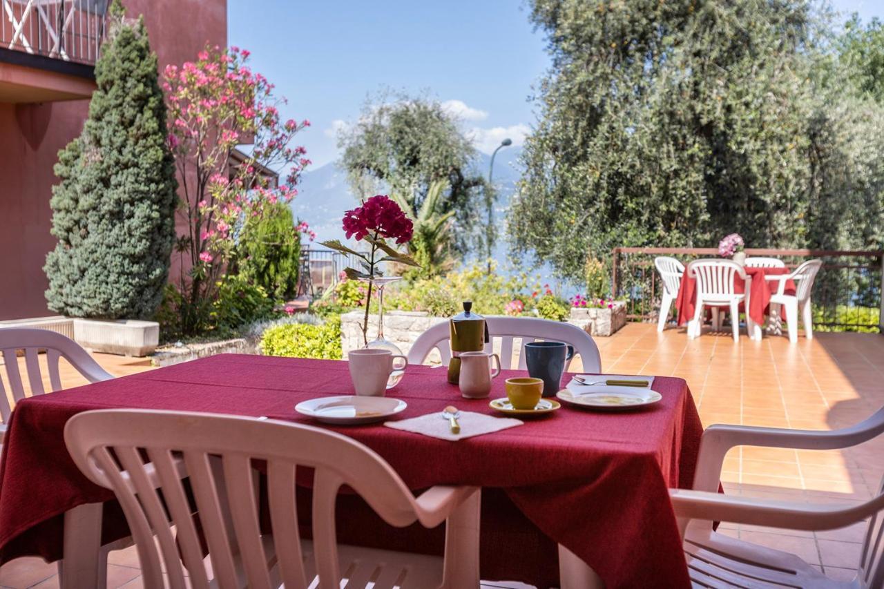 Residence Villa Al Lido Brenzone sul Garda Exteriör bild