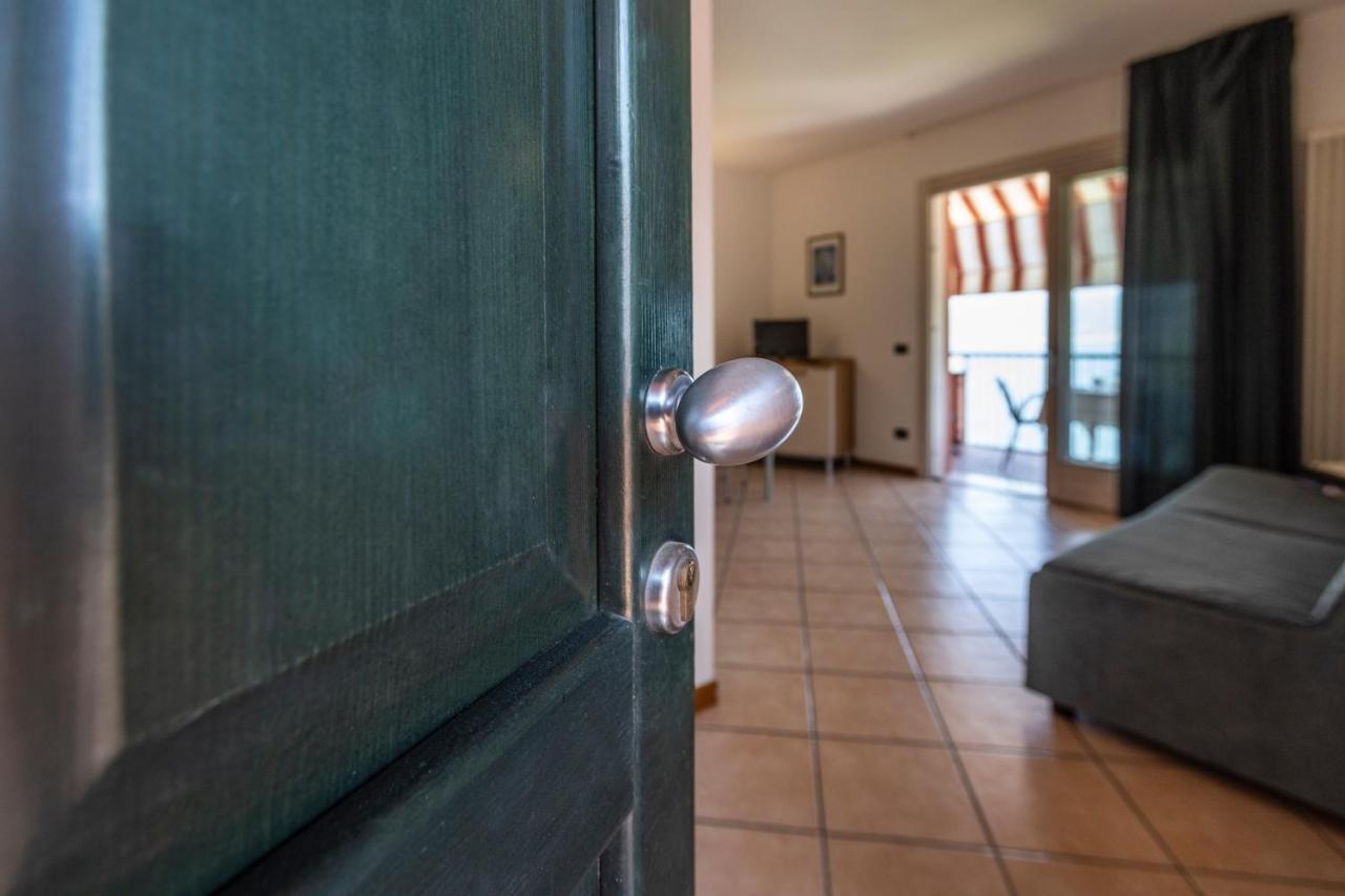 Residence Villa Al Lido Brenzone sul Garda Exteriör bild