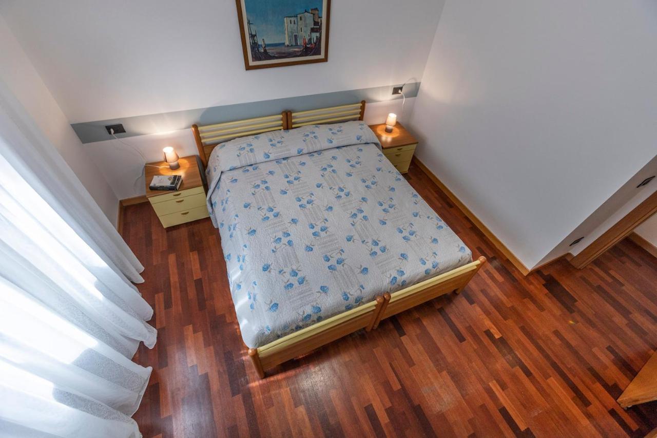 Residence Villa Al Lido Brenzone sul Garda Exteriör bild
