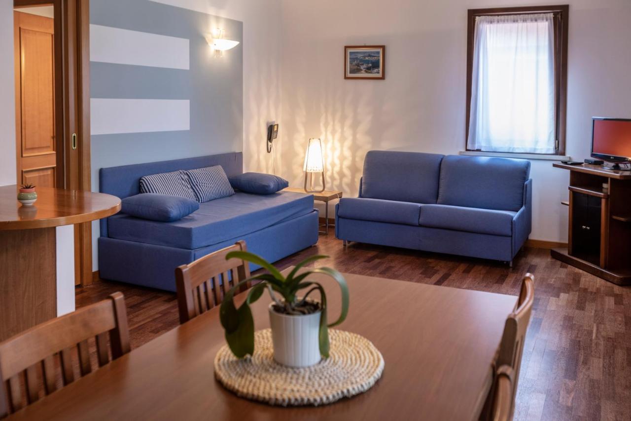 Residence Villa Al Lido Brenzone sul Garda Exteriör bild