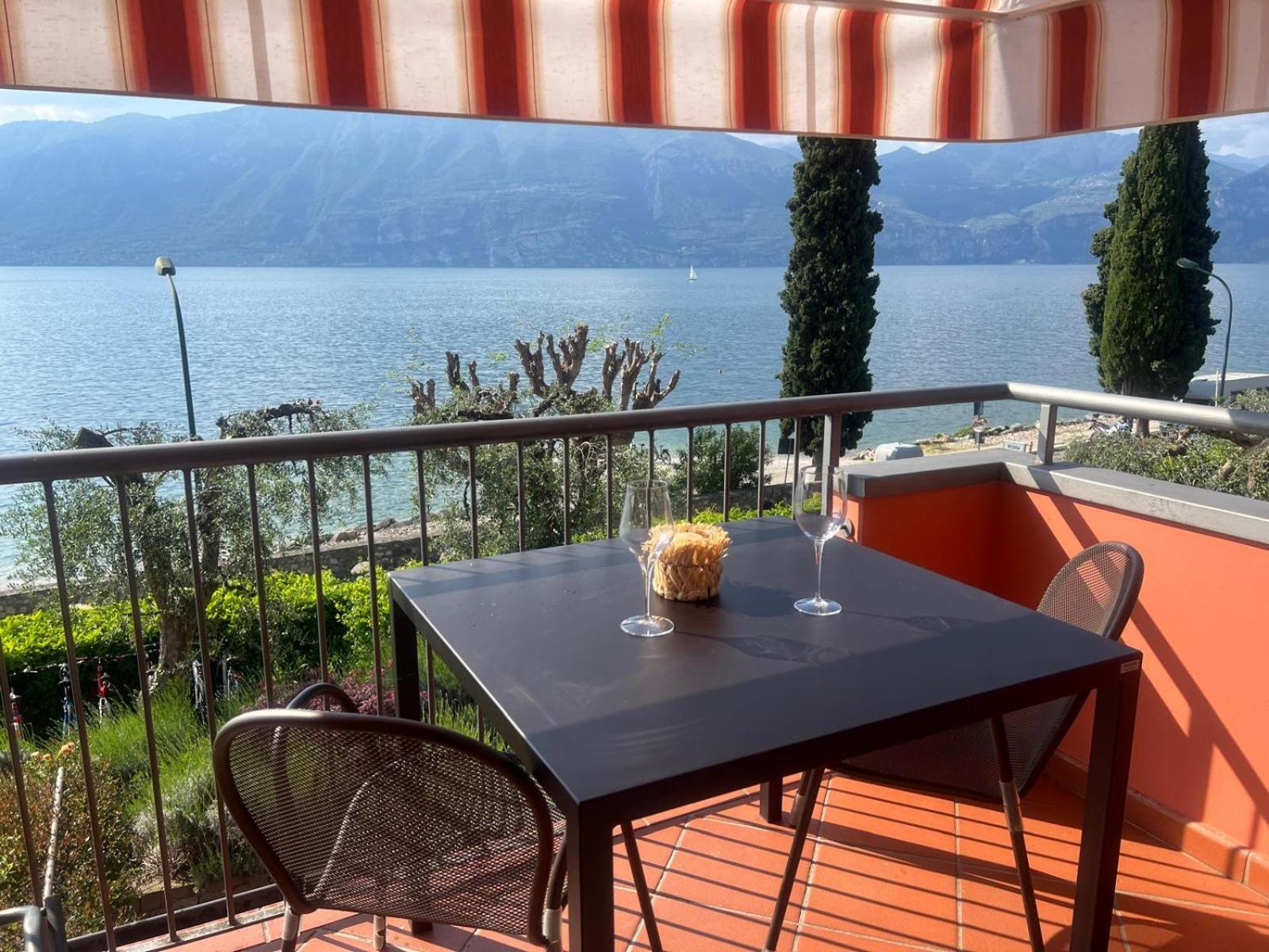 Residence Villa Al Lido Brenzone sul Garda Exteriör bild