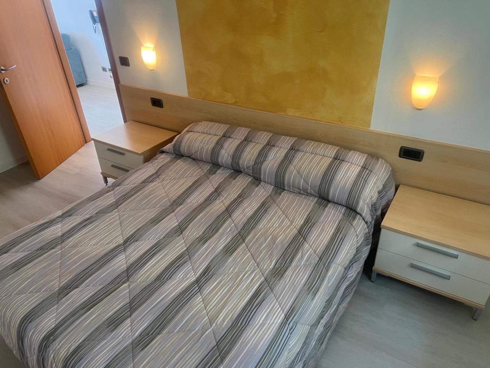 Residence Villa Al Lido Brenzone sul Garda Exteriör bild
