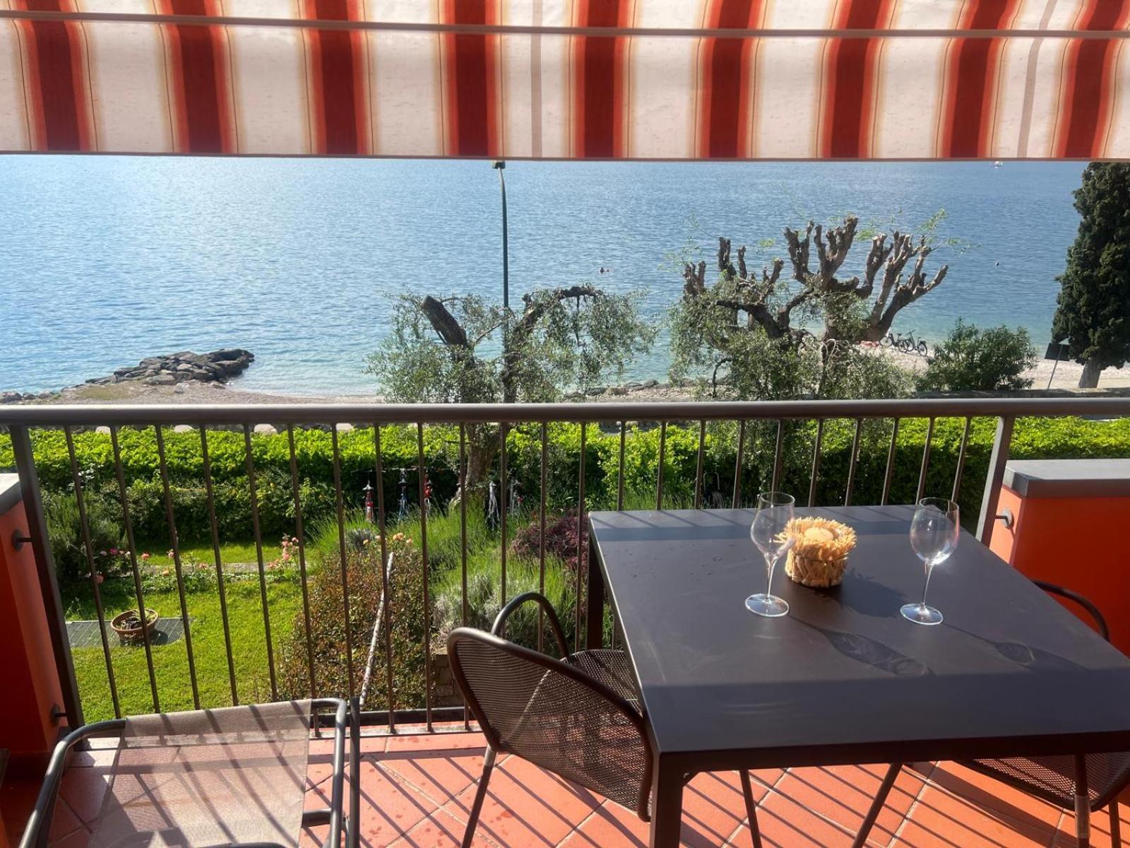 Residence Villa Al Lido Brenzone sul Garda Exteriör bild