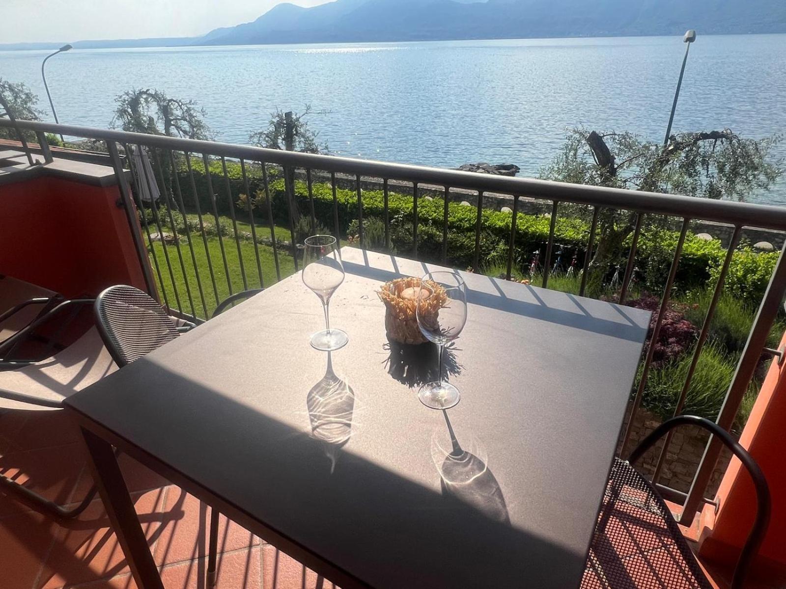 Residence Villa Al Lido Brenzone sul Garda Exteriör bild