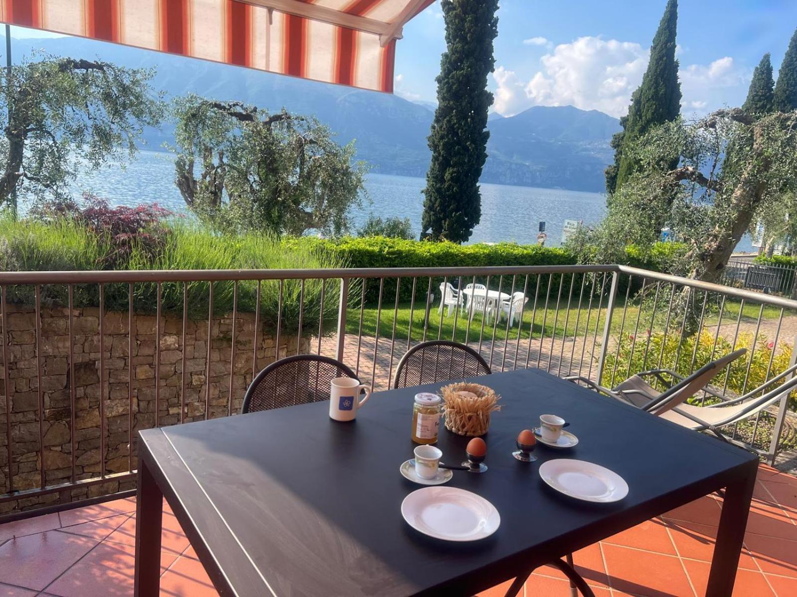 Residence Villa Al Lido Brenzone sul Garda Exteriör bild