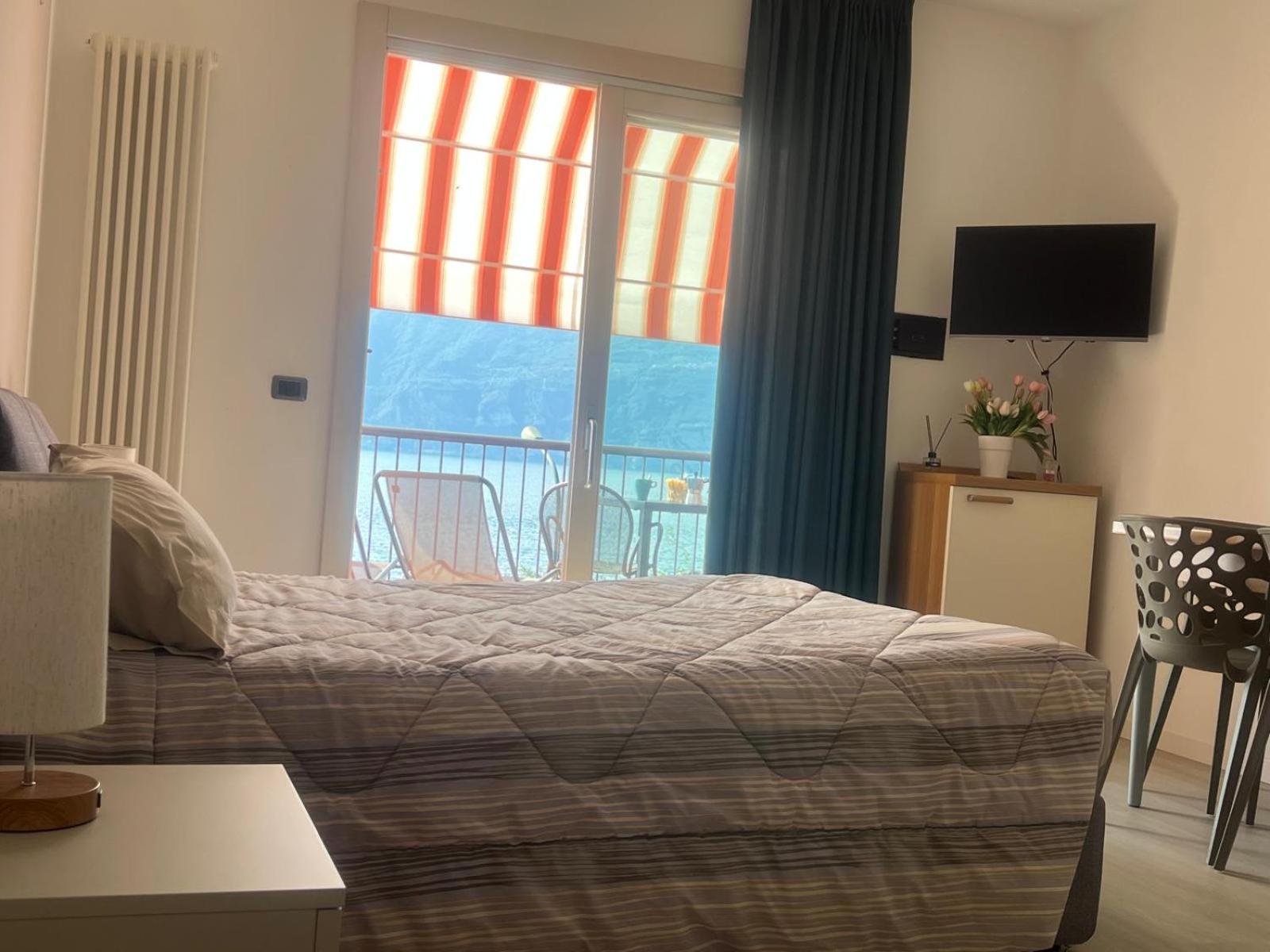 Residence Villa Al Lido Brenzone sul Garda Exteriör bild